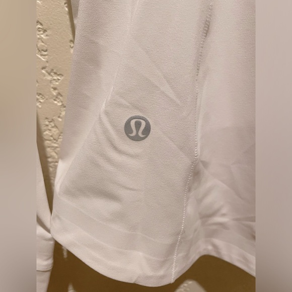 NWT Lululemon Mist Over Hooded Windbreaker White Size 4 - Picture 12 of 15